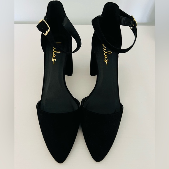Lulu's Black Suede 3 inch block Heels ankle strap size 8 - Picture 2 of 7
